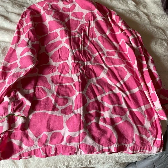 Victoria secret pink pj top and matching slippers - Picture 3 of 5